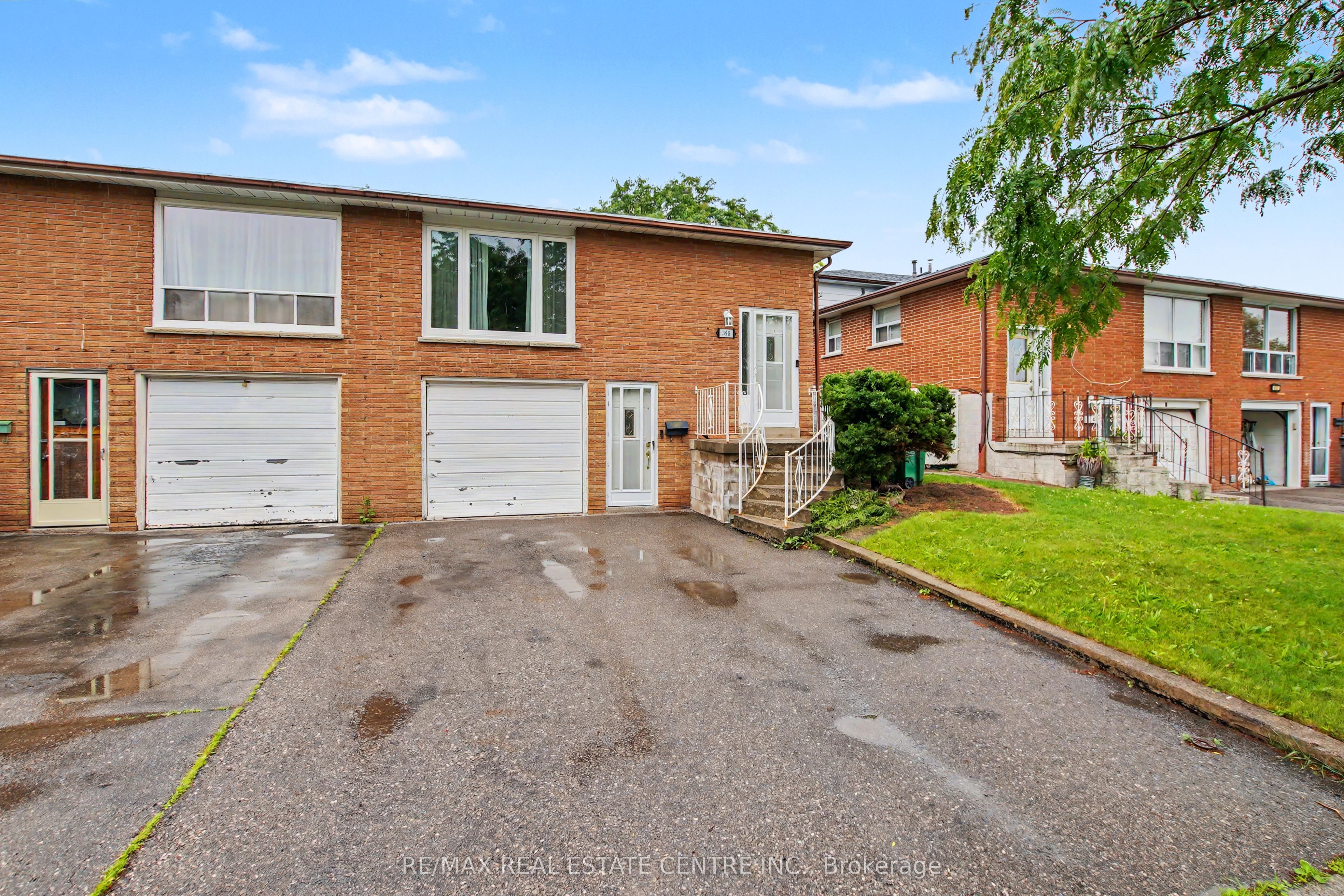 396 Pinemeadow Avenue, Mississauga, ON L5B 2J9 photo 2