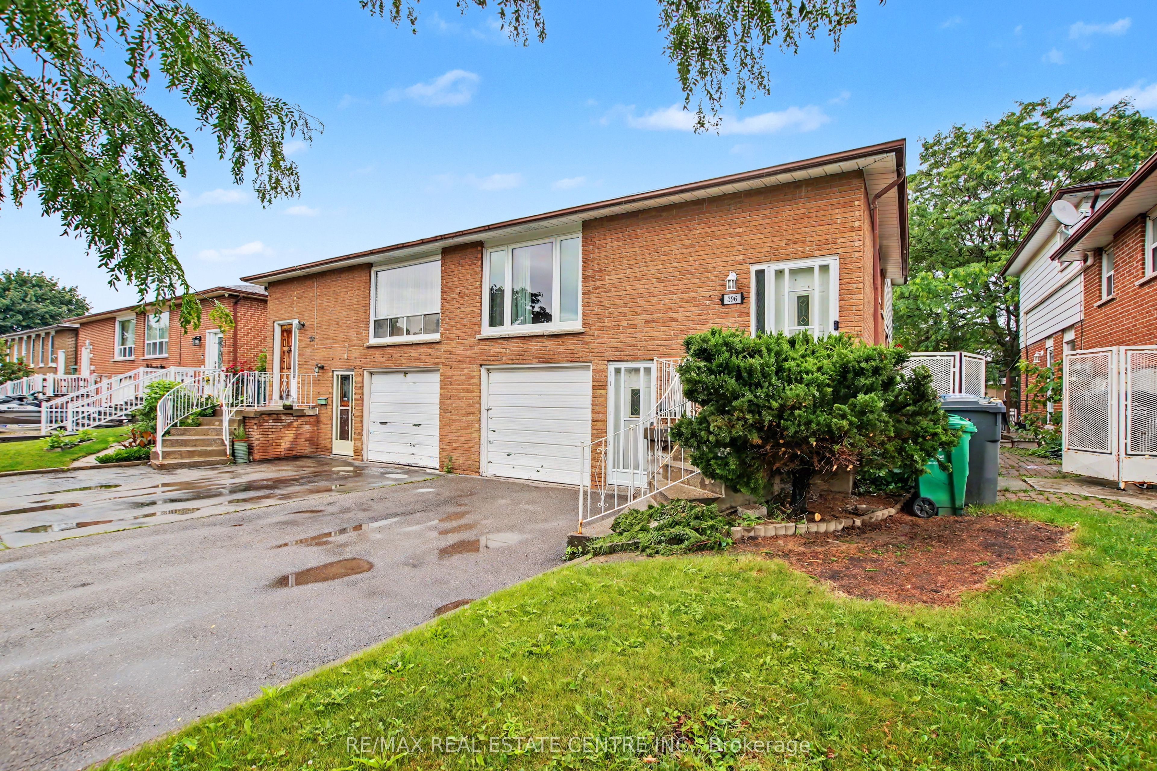 396 Pinemeadow Avenue, Mississauga, ON L5B 2J9 photo 4