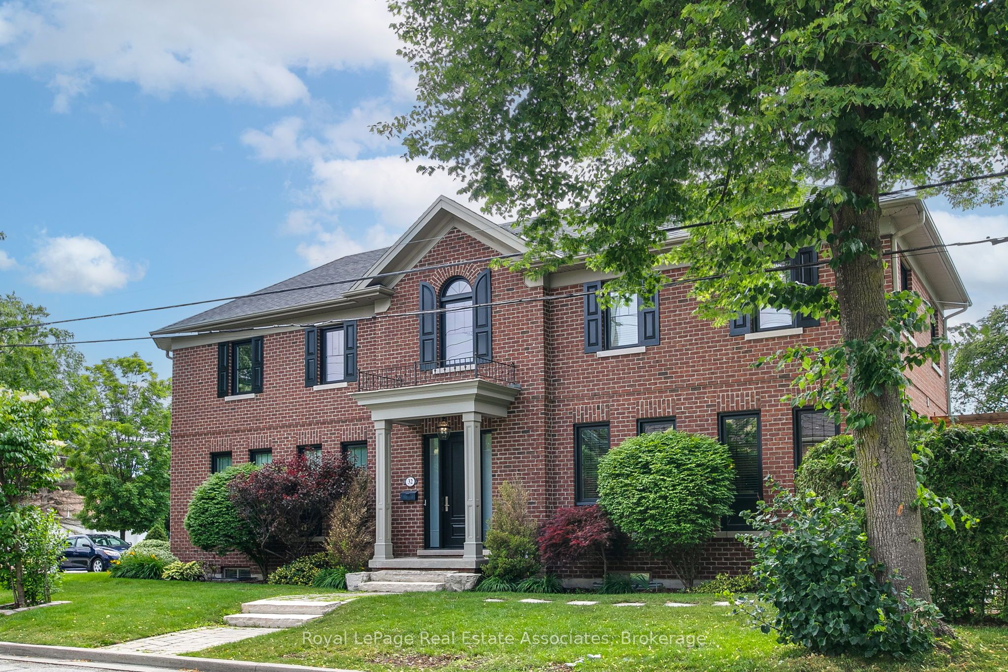32 Jopling Avenue N, Toronto, ON M9B 4E7