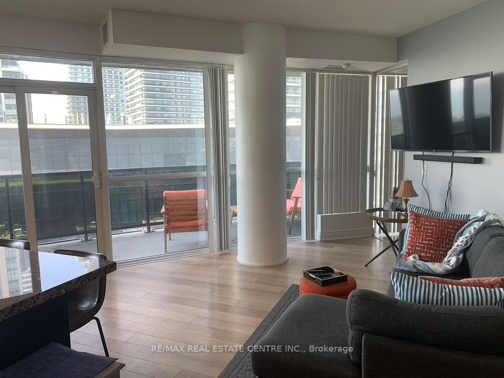 80 Marine Parade Drive N 1906, Toronto, ON M8V 0A3 photo 5