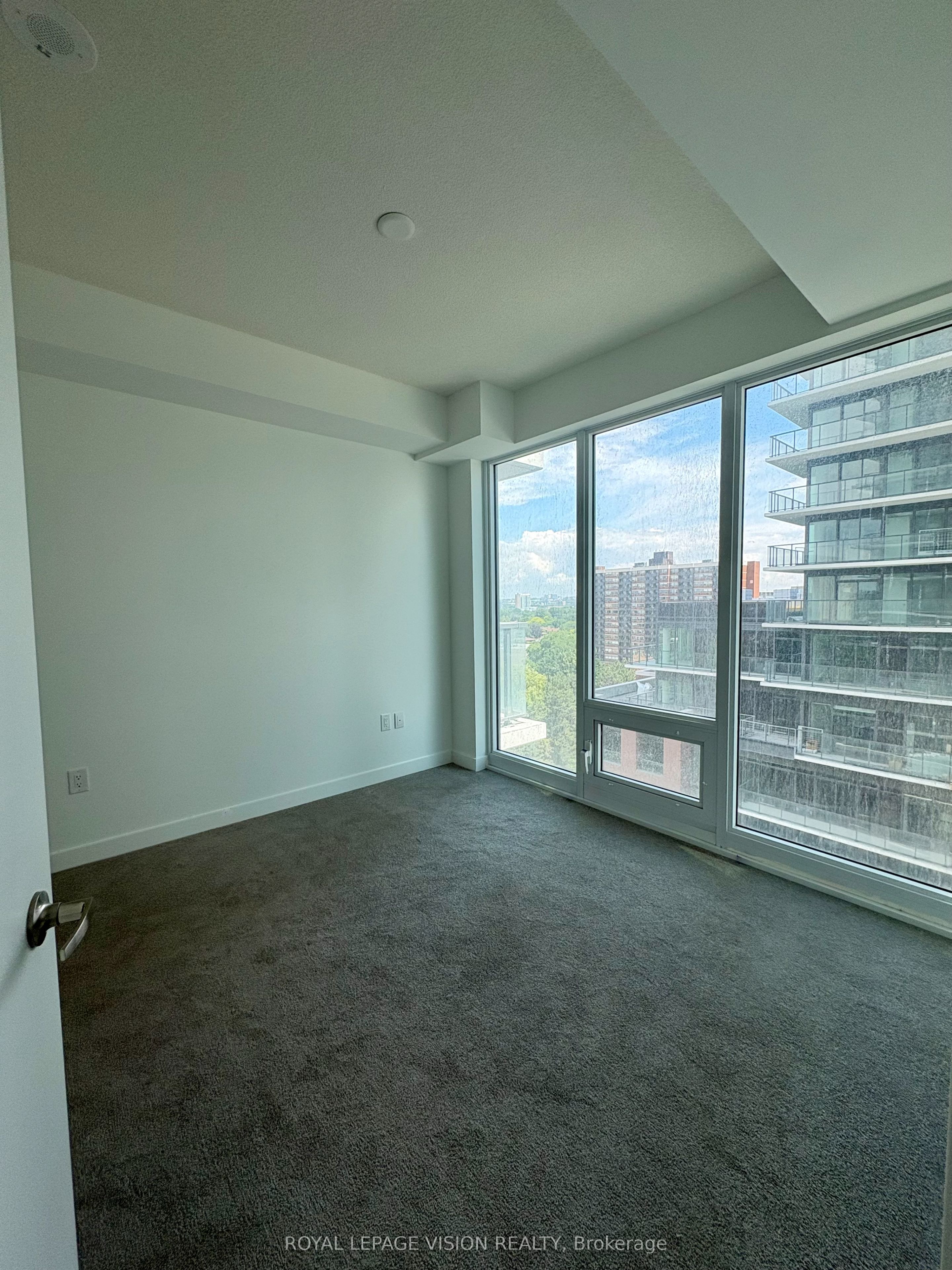 4010 Eglinton Avenue W 905, Toronto, ON M9A 0G5 photo 5