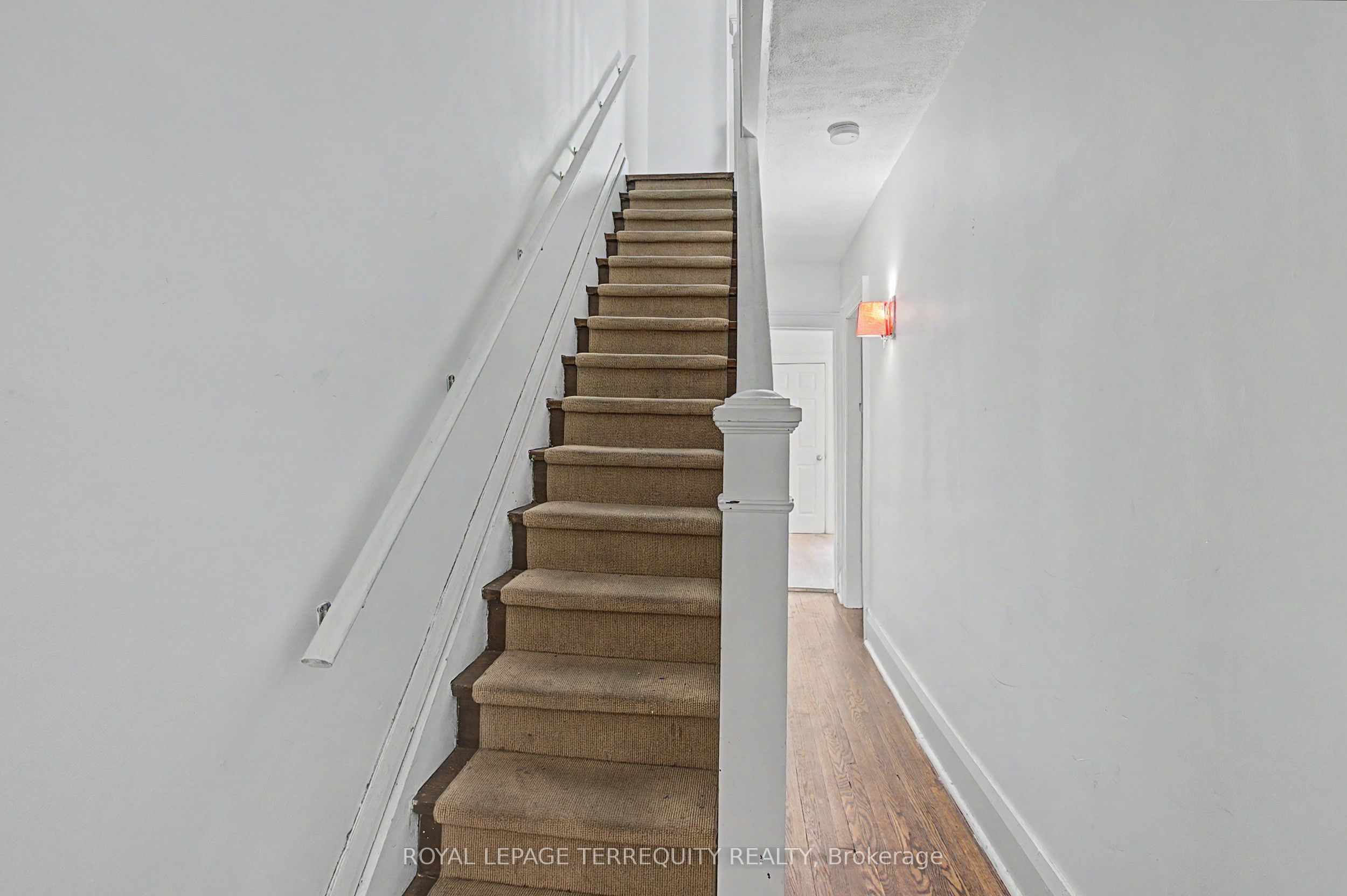 122 Ascot Avenue, Toronto, ON M6E 1G2 photo 5