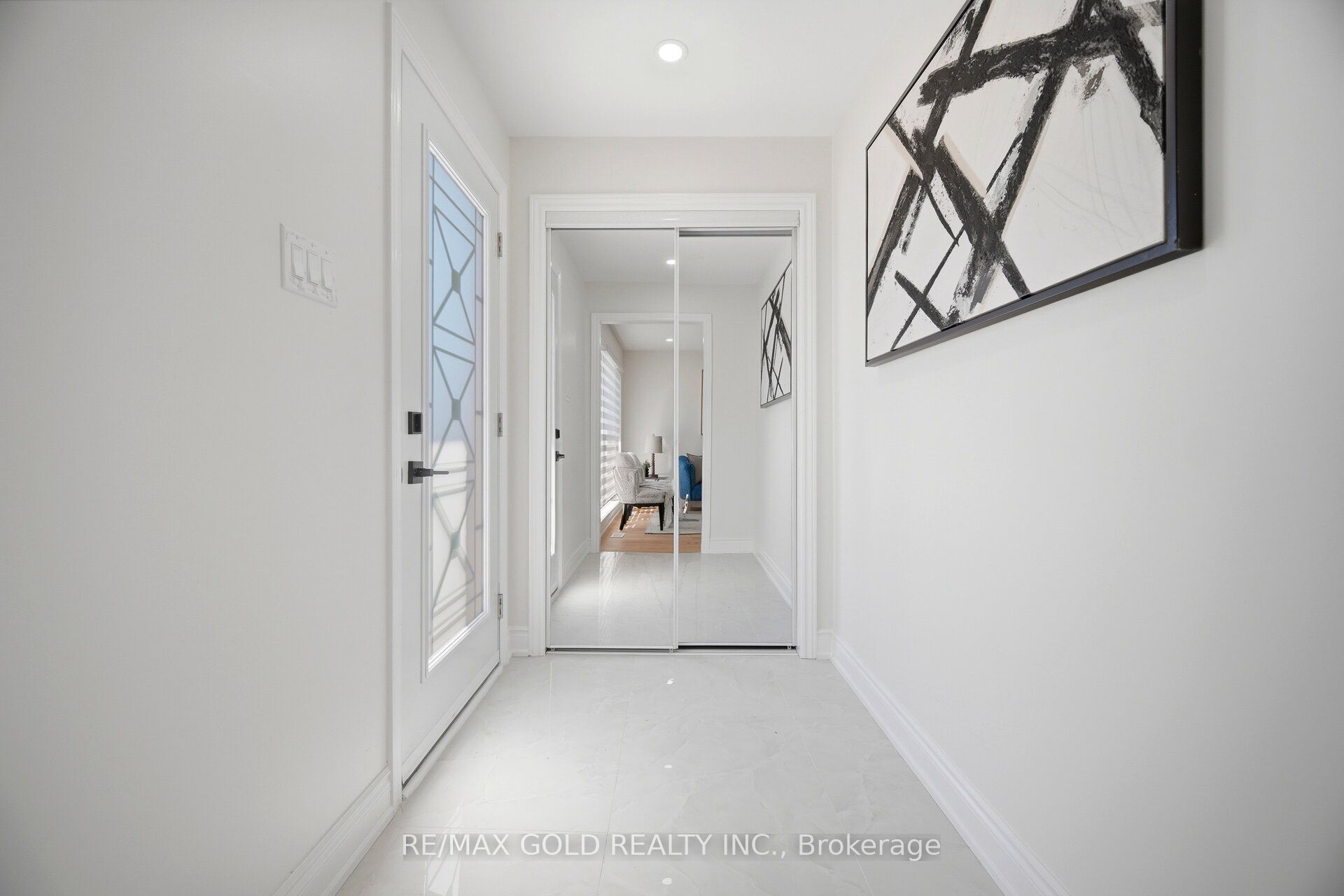8 Athlone Avenue, Brampton, ON L6T 2N7 photo 4