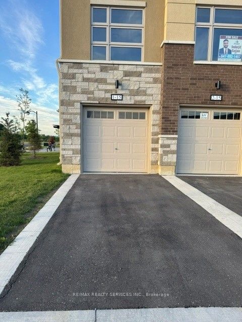 15 Fieldridge Crescent 1, Brampton, ON L6R 4G6