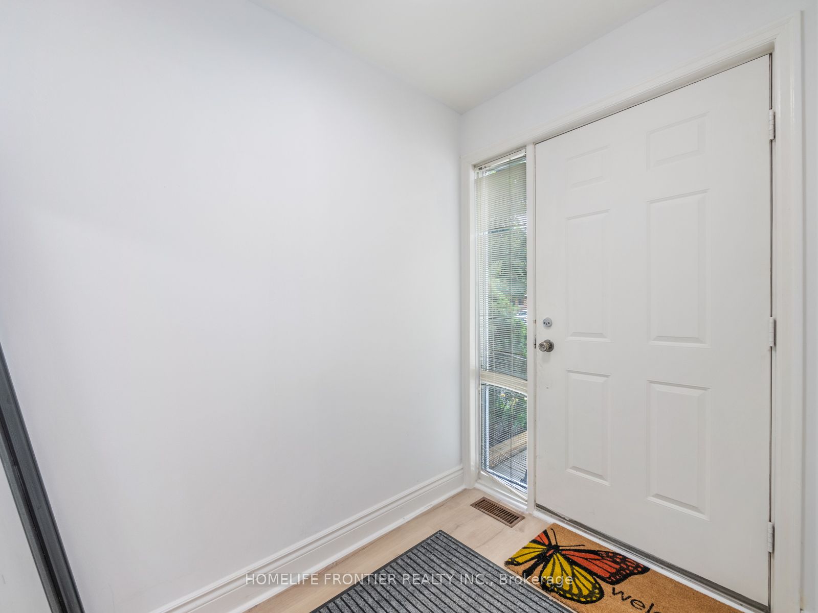 12 Gibson Avenue 2, Toronto, ON M9V 2S6 photo 3