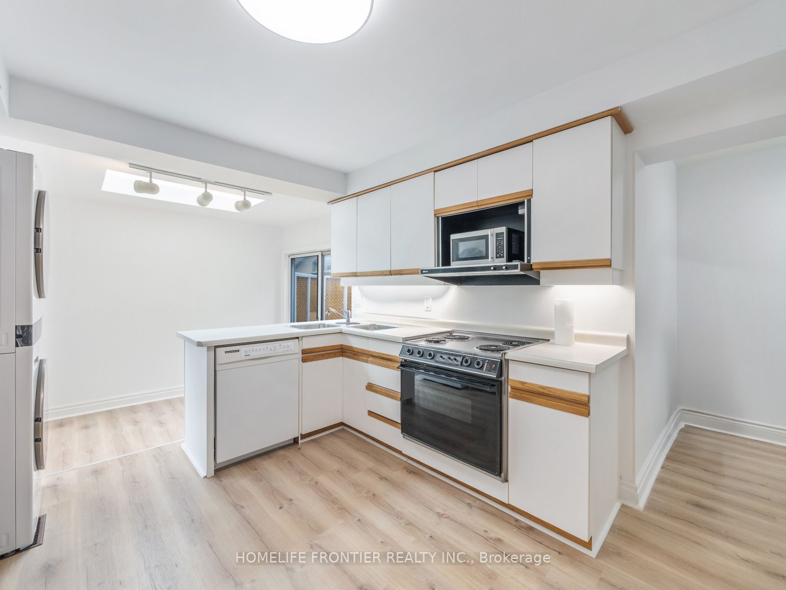 12 Gibson Avenue 2, Toronto, ON M9V 2S6 photo 5