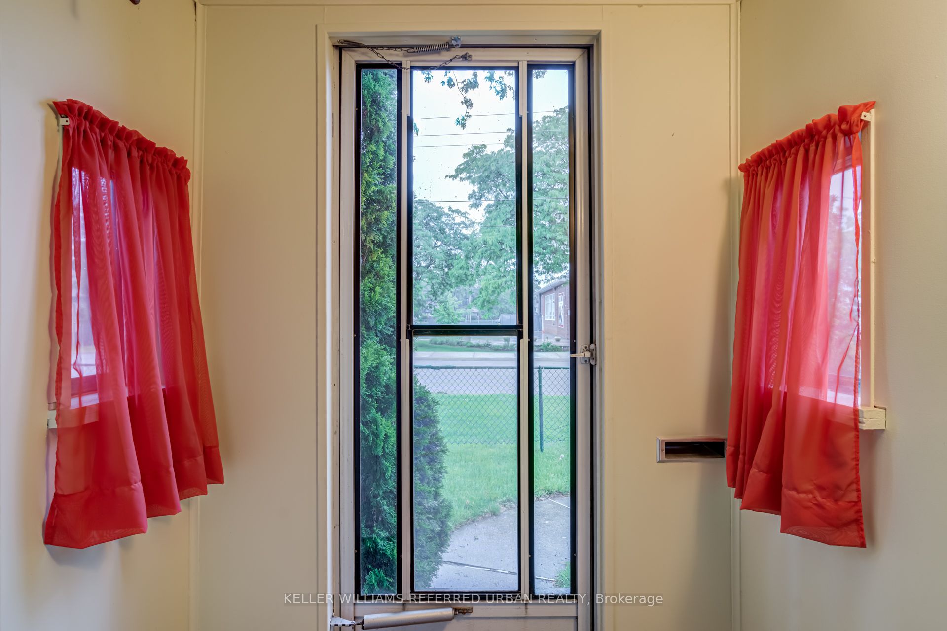 1300 Meredith Avenue, Mississauga, ON L5E 2E5 photo 5