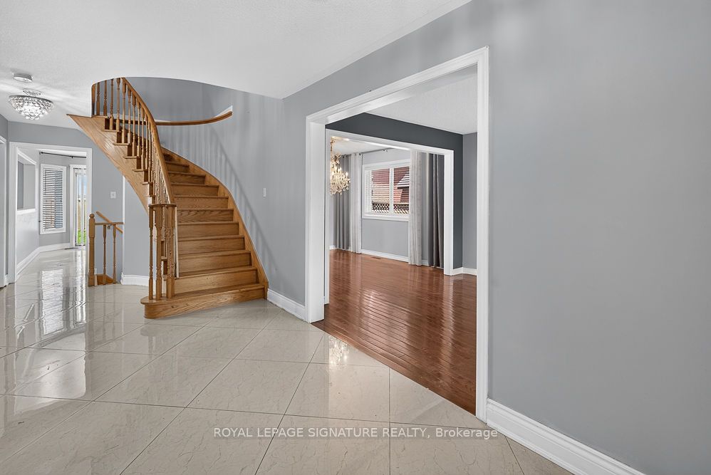 3436 Old Orchard Park Drive, Mississauga, ON L5B 4C9 photo 2