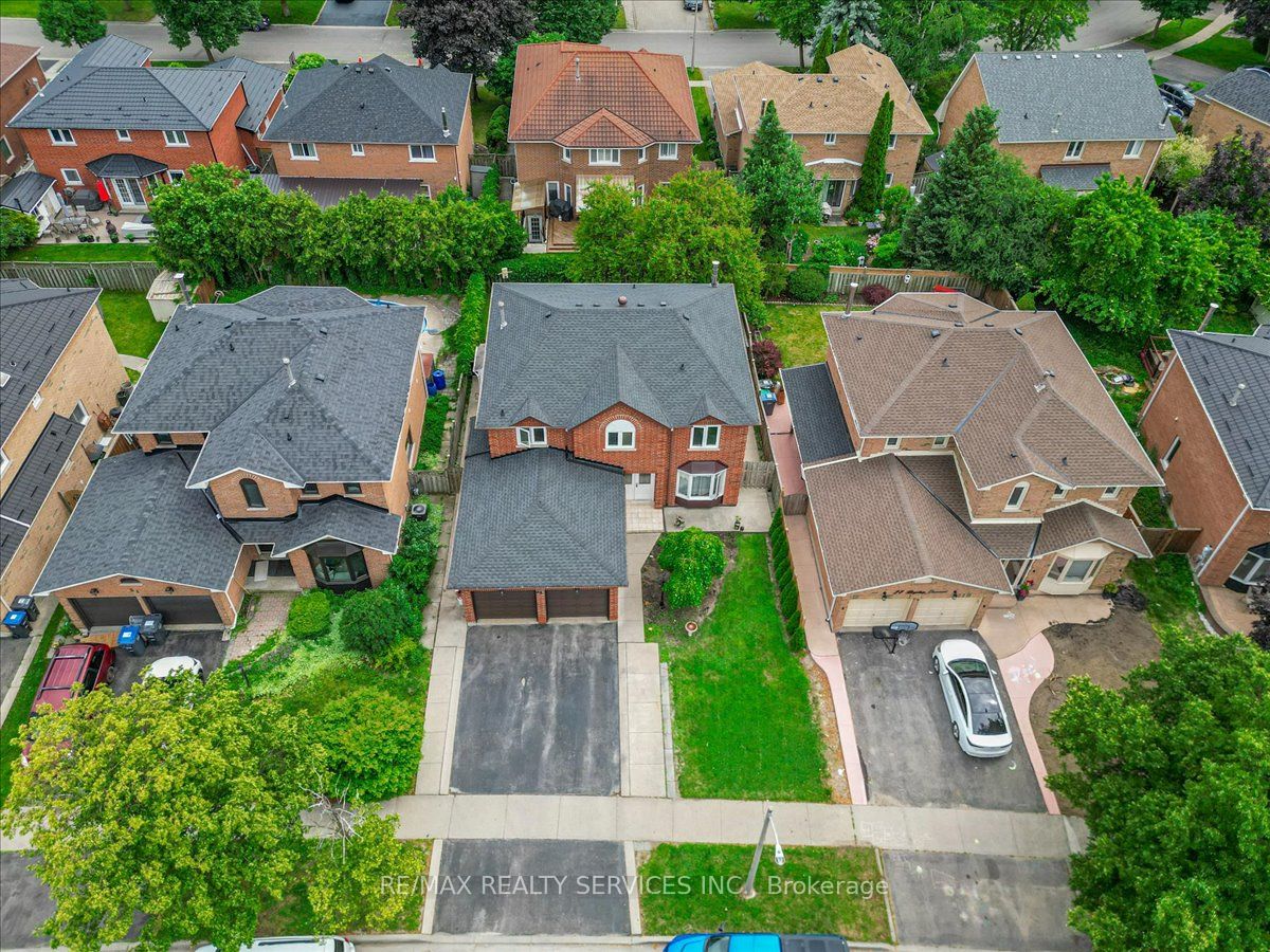 29 Brydon Crescent, Brampton, ON L6X 3K2 photo 4
