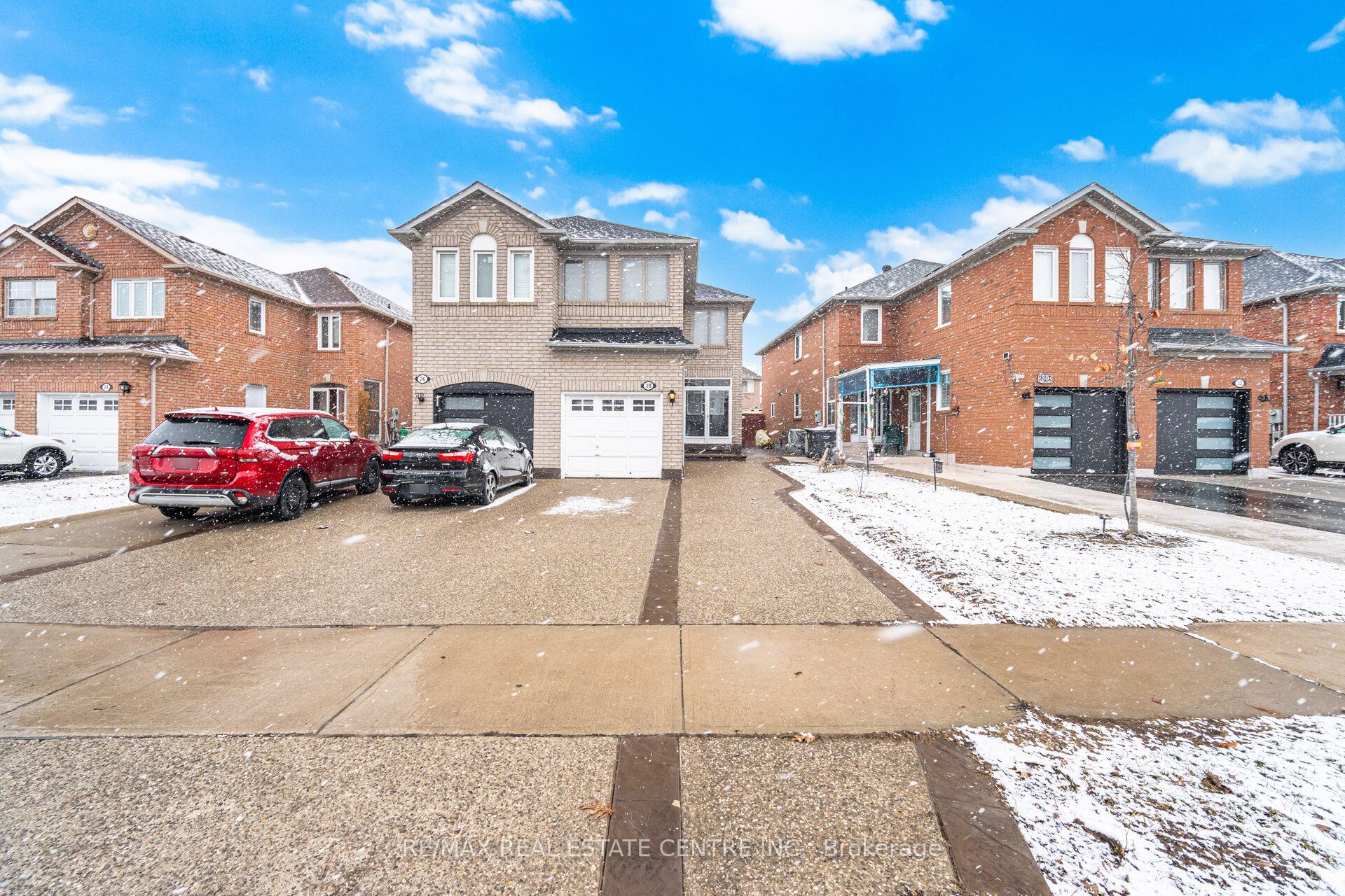 28 Mount Fuji Crescent, Brampton, ON L6R 2L3 photo 2