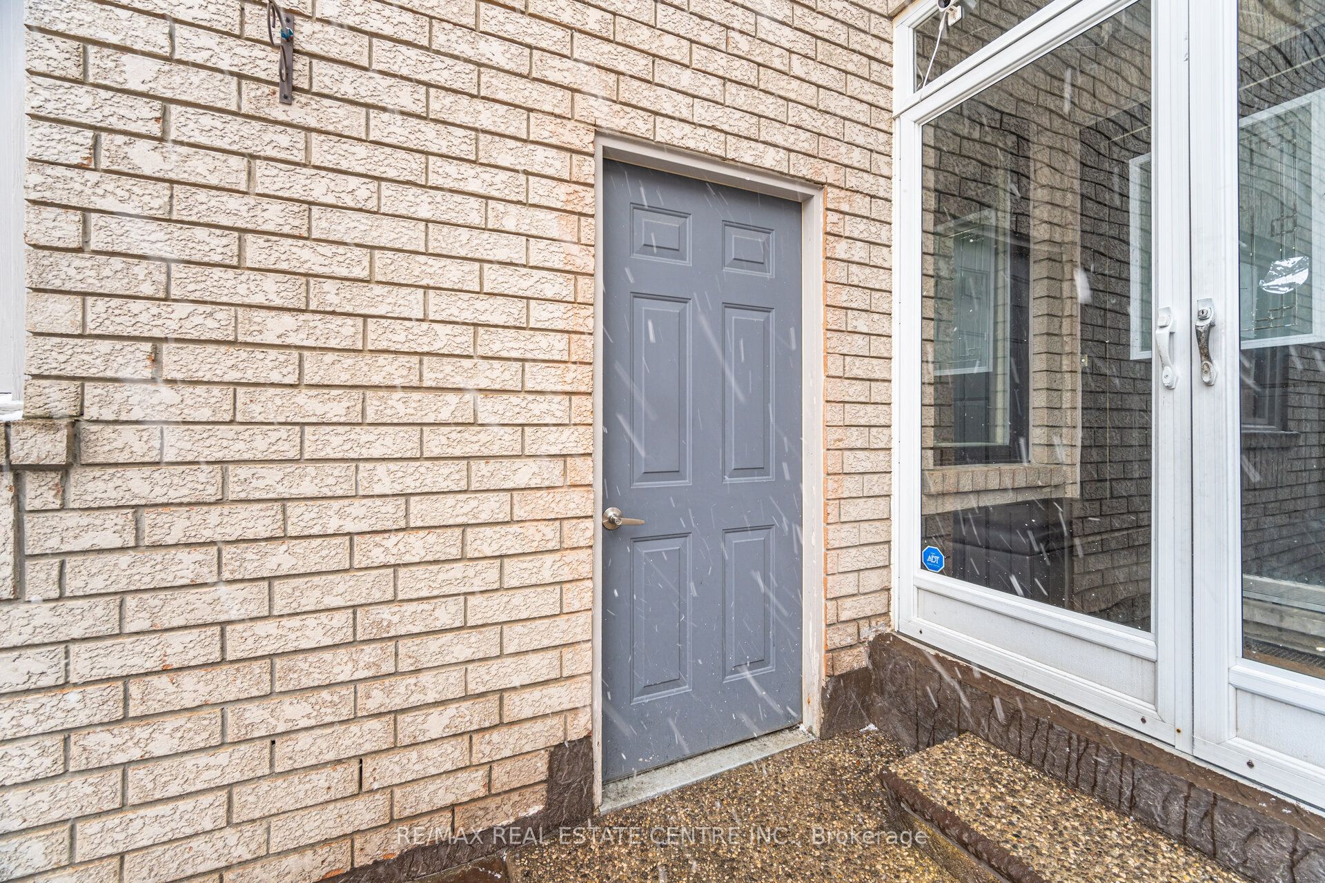28 Mount Fuji Crescent, Brampton, ON L6R 2L3 photo 5
