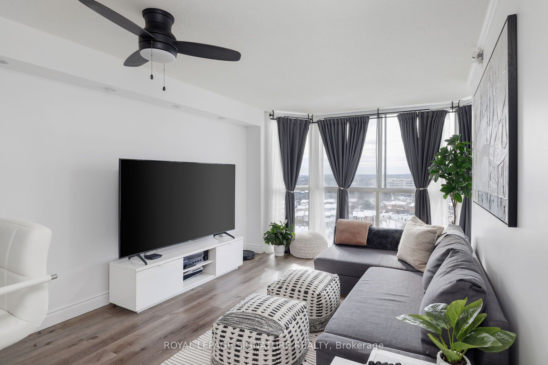 880 Dundas Street W 909, Mississauga, ON L5C 4H3 photo 2