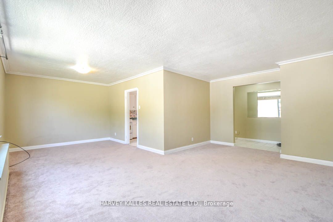90 Trethewey Drive, Toronto, ON M6M 4B4 photo 2