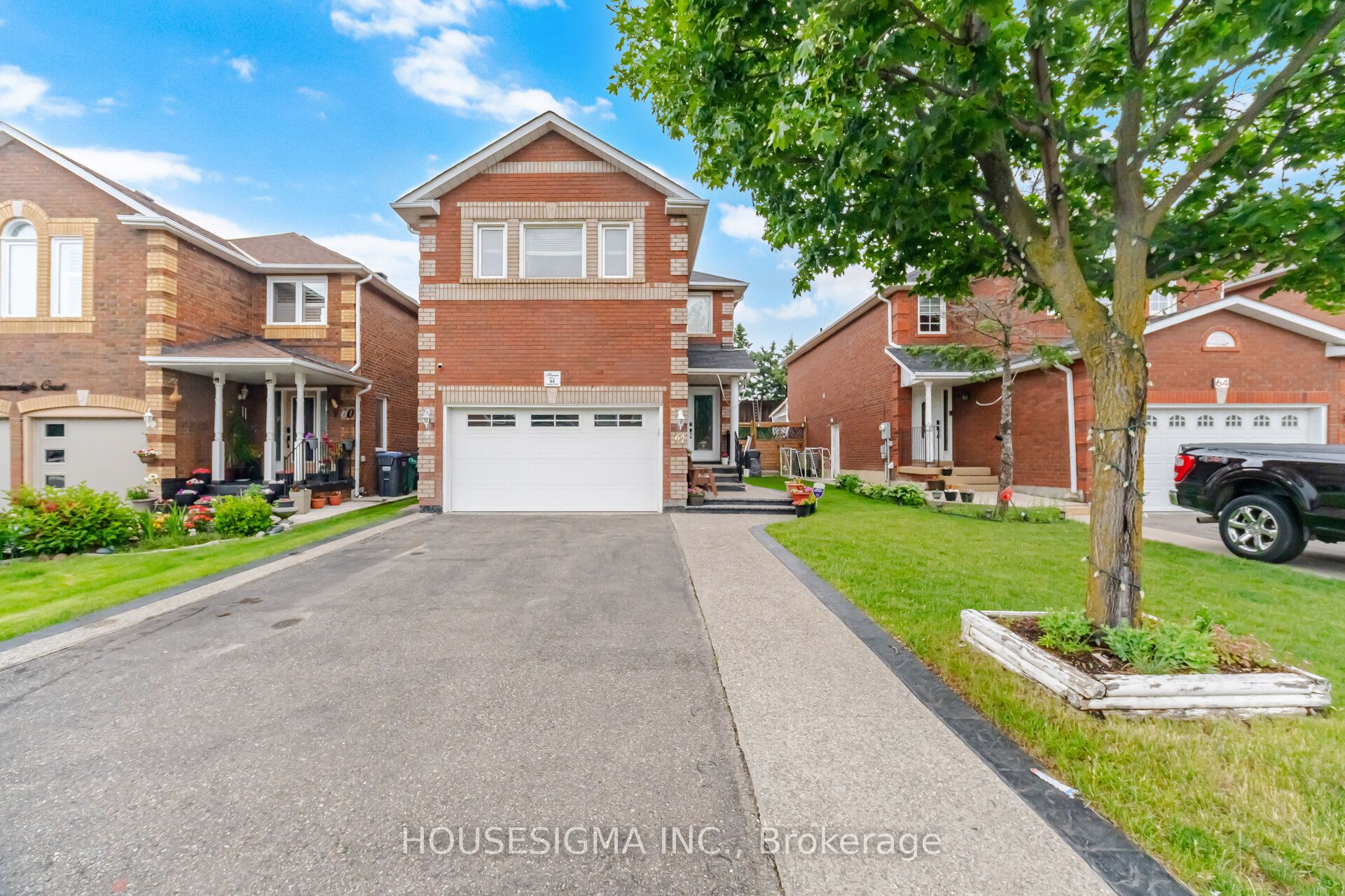 62 Ravenscliffe Court, Brampton, ON L6X 4N9 photo 3