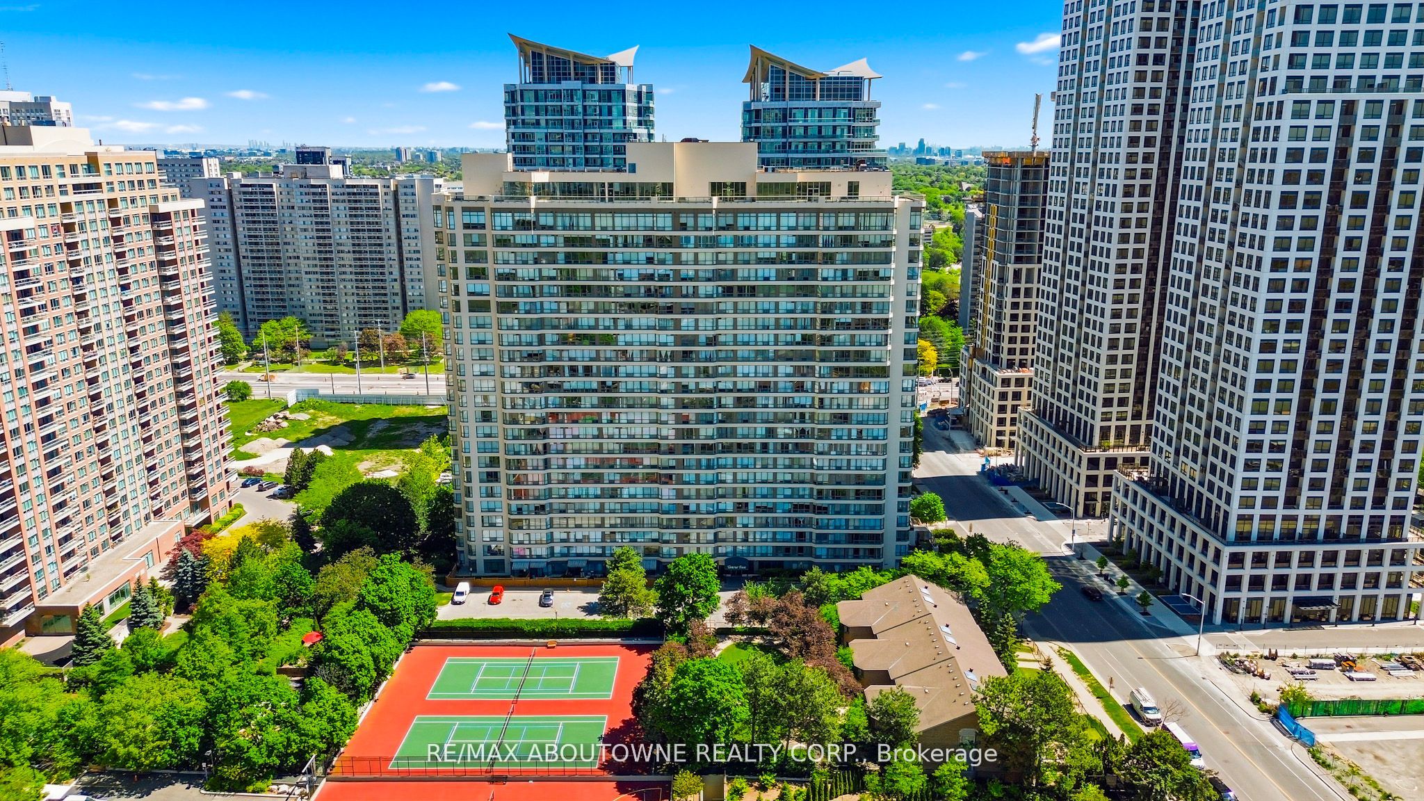 55 Elm Drive W 611, Mississauga, ON L5B 3Z3