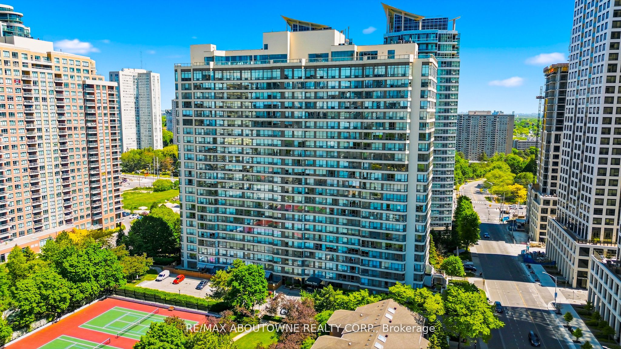 55 Elm Drive W 611, Mississauga, ON L5B 3Z3 photo 2