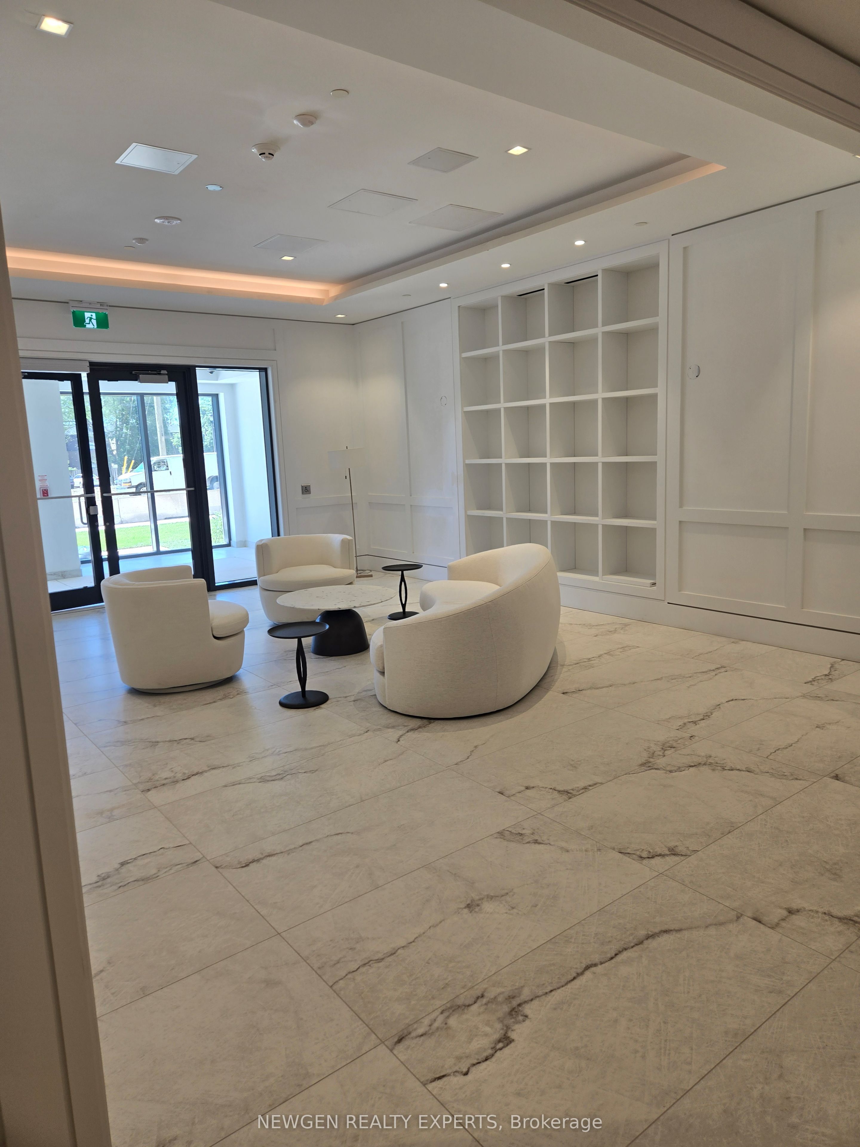 4010 Eglinton Avenue W 422, Toronto, ON M9P 1A6 photo 3