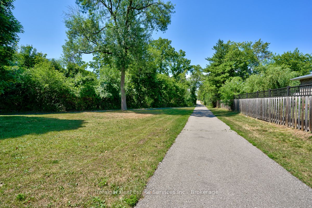 461 Maple Avenue, Oakville, ON L6J 2J2 photo 5