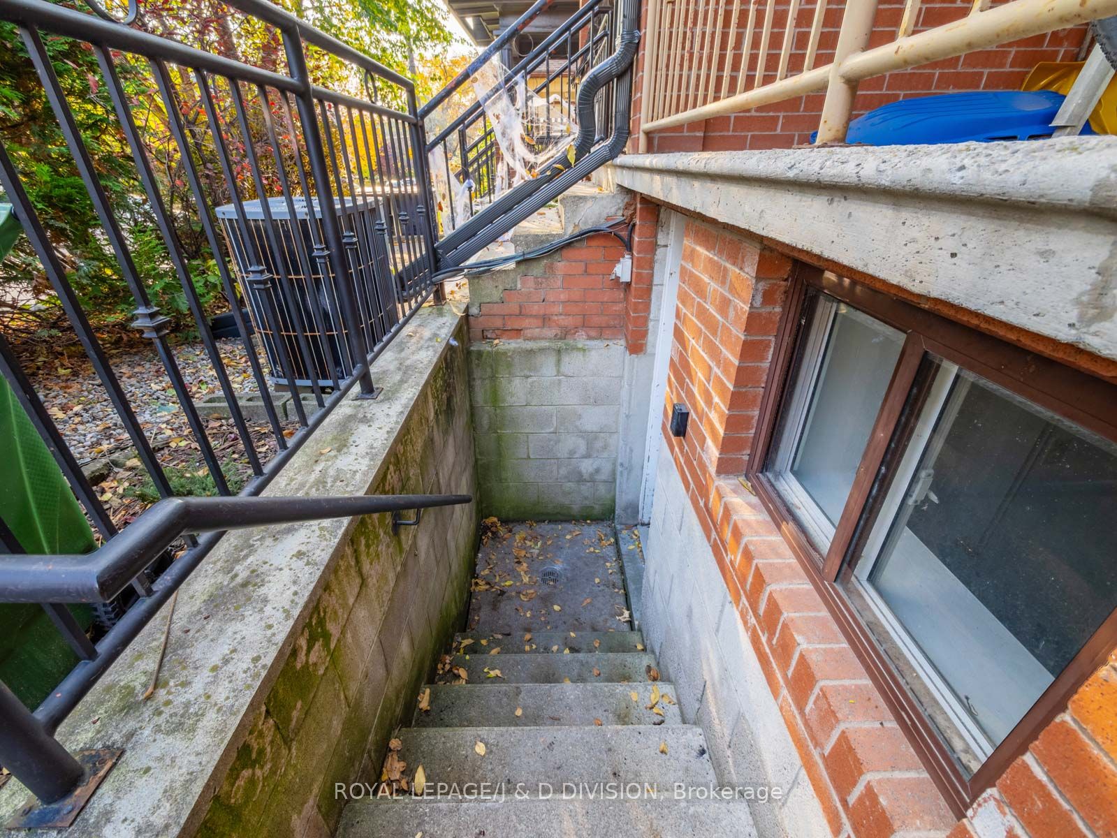 482 Concord Avenue Basement, Toronto, ON M6H 2P8 photo 4