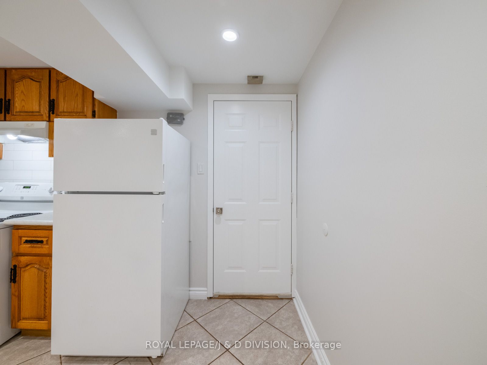 482 Concord Avenue Basement, Toronto, ON M6H 2P8 photo 5