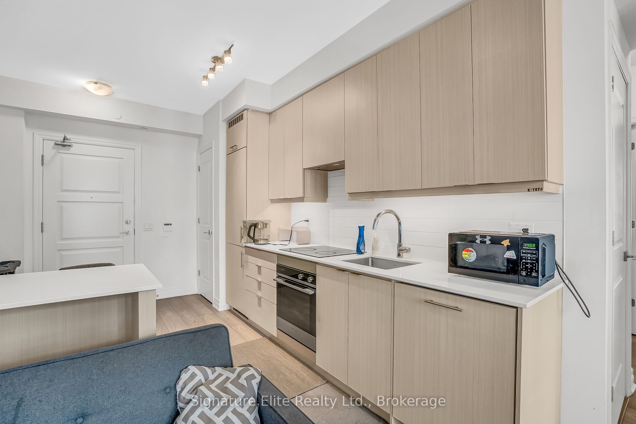 36 Elm Drive 3402, Mississauga, ON L5B 0N3 photo 5
