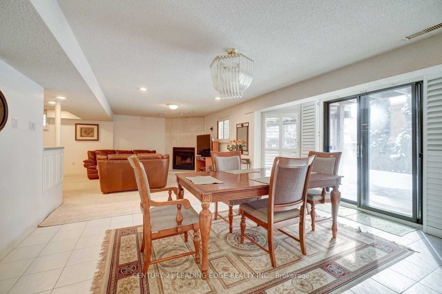 1374 Heritage Way Lower, Oakville, ON L6M 3C9 photo 3