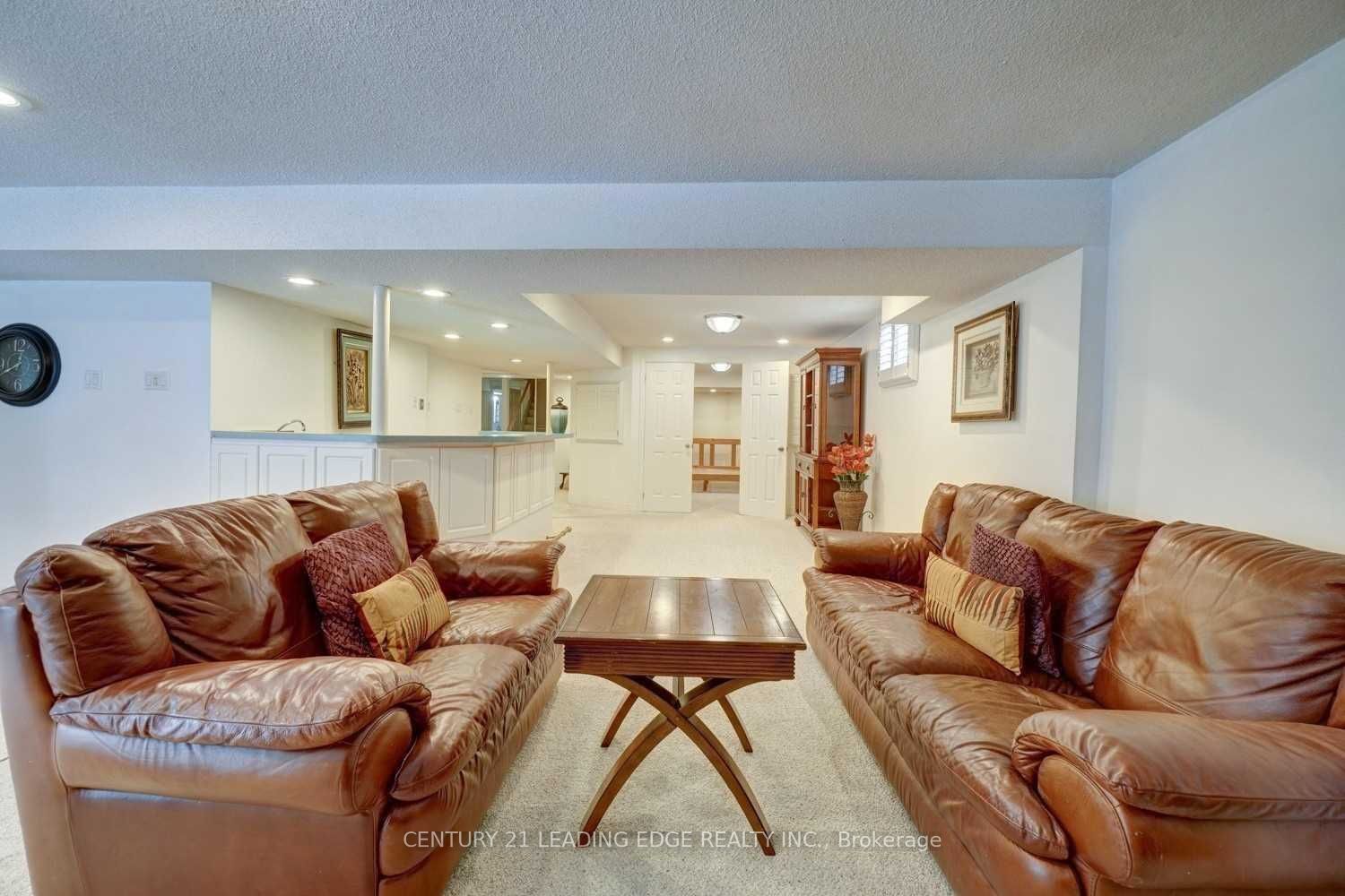 1374 Heritage Way Lower, Oakville, ON L6M 3C9 photo 4