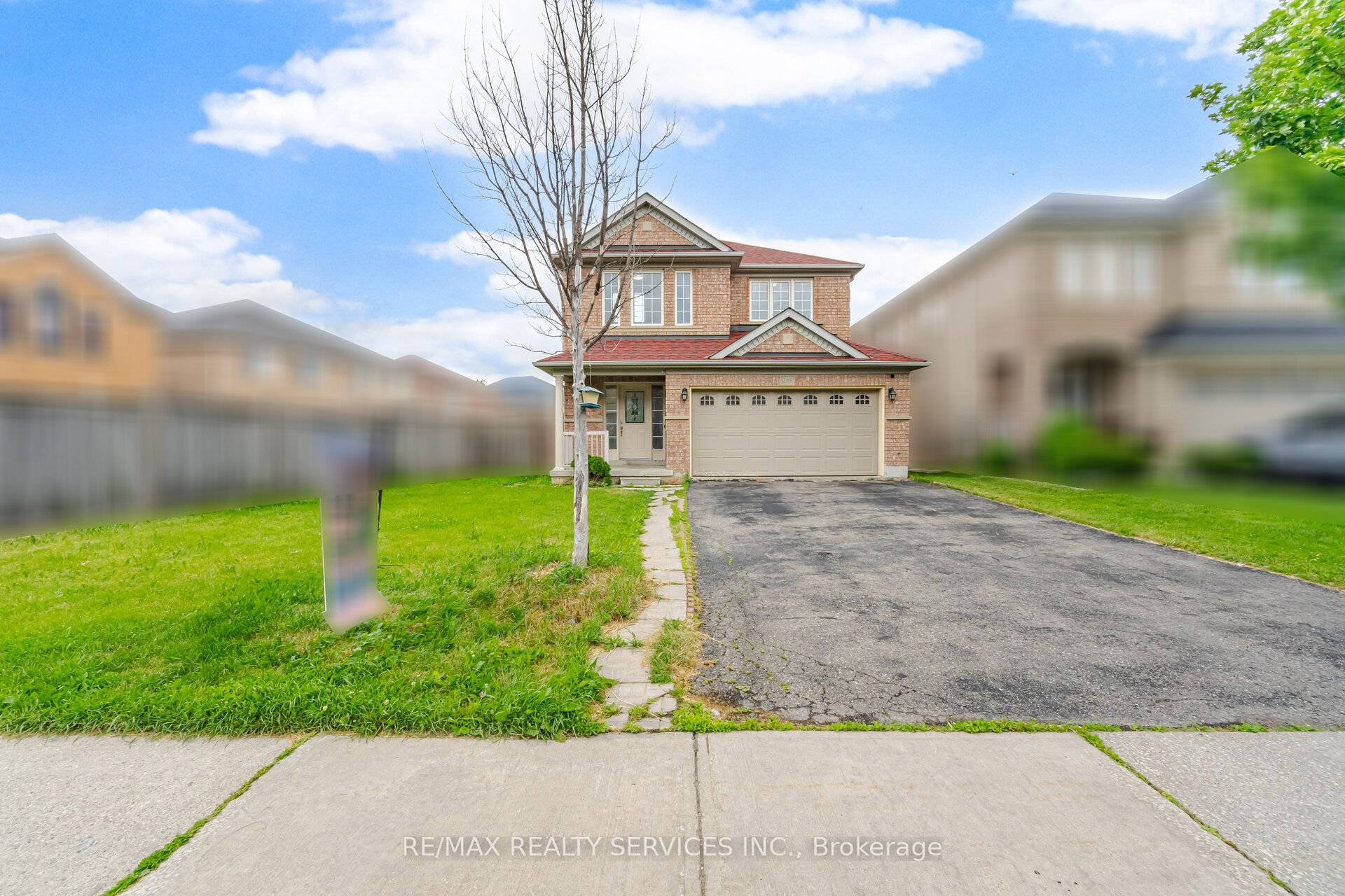 249 Sunny Meadow Boulevard, Brampton, ON L6R 2Y4 photo 2