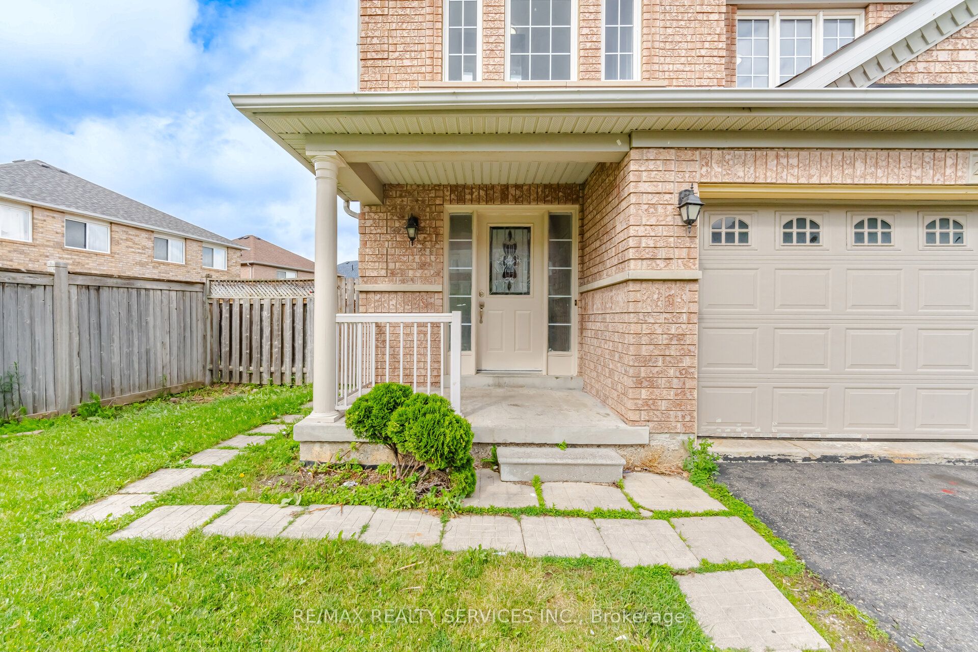 249 Sunny Meadow Boulevard, Brampton, ON L6R 2Y4 photo 5