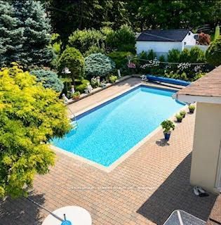 3 Donata Drive, Mississauga, ON L5M 1T2 photo 2