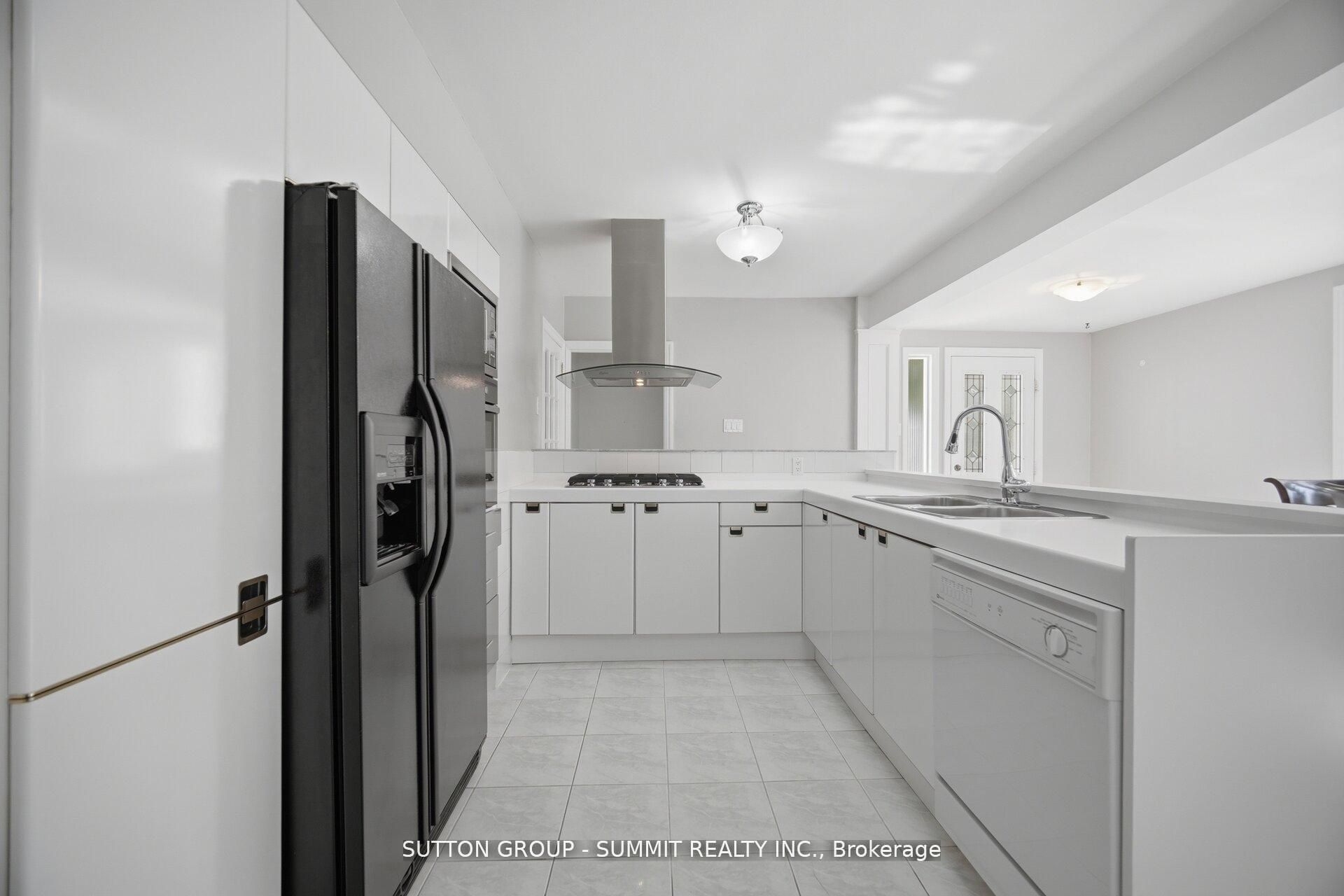 3 Donata Drive, Mississauga, ON L5M 1T2 photo 4