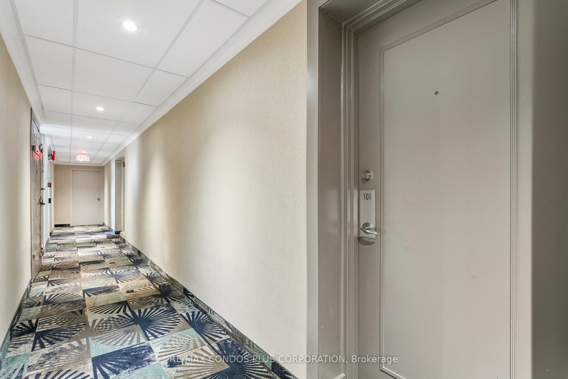 185 Stephen Drive 101, Toronto, ON M8Y 3N5 photo 2