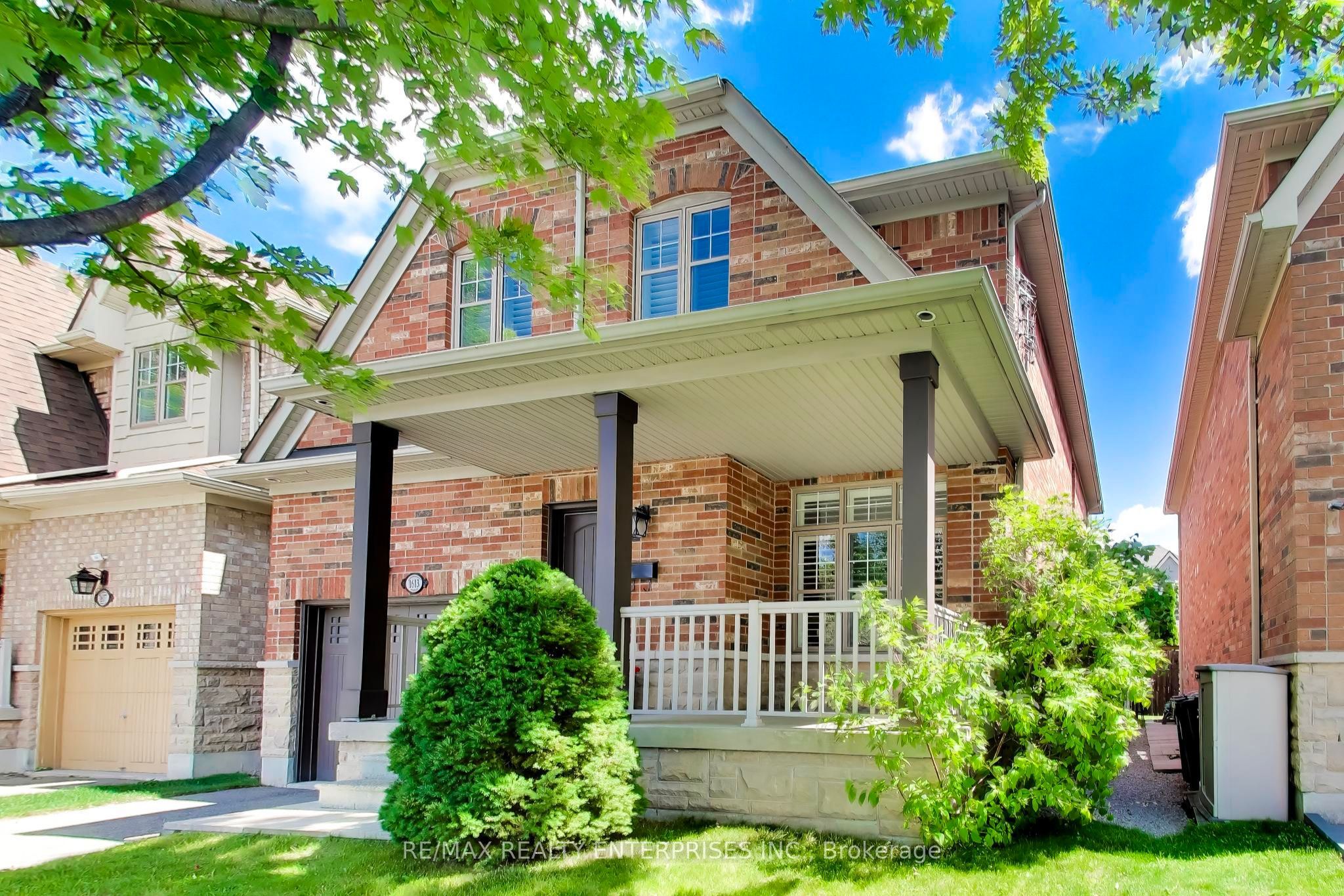 1613 Northmount Avenue, Mississauga, ON L5E 1Y9 photo 2