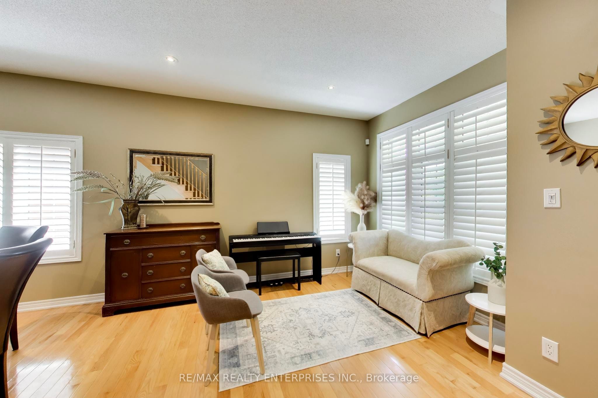 1613 Northmount Avenue, Mississauga, ON L5E 1Y9 photo 4