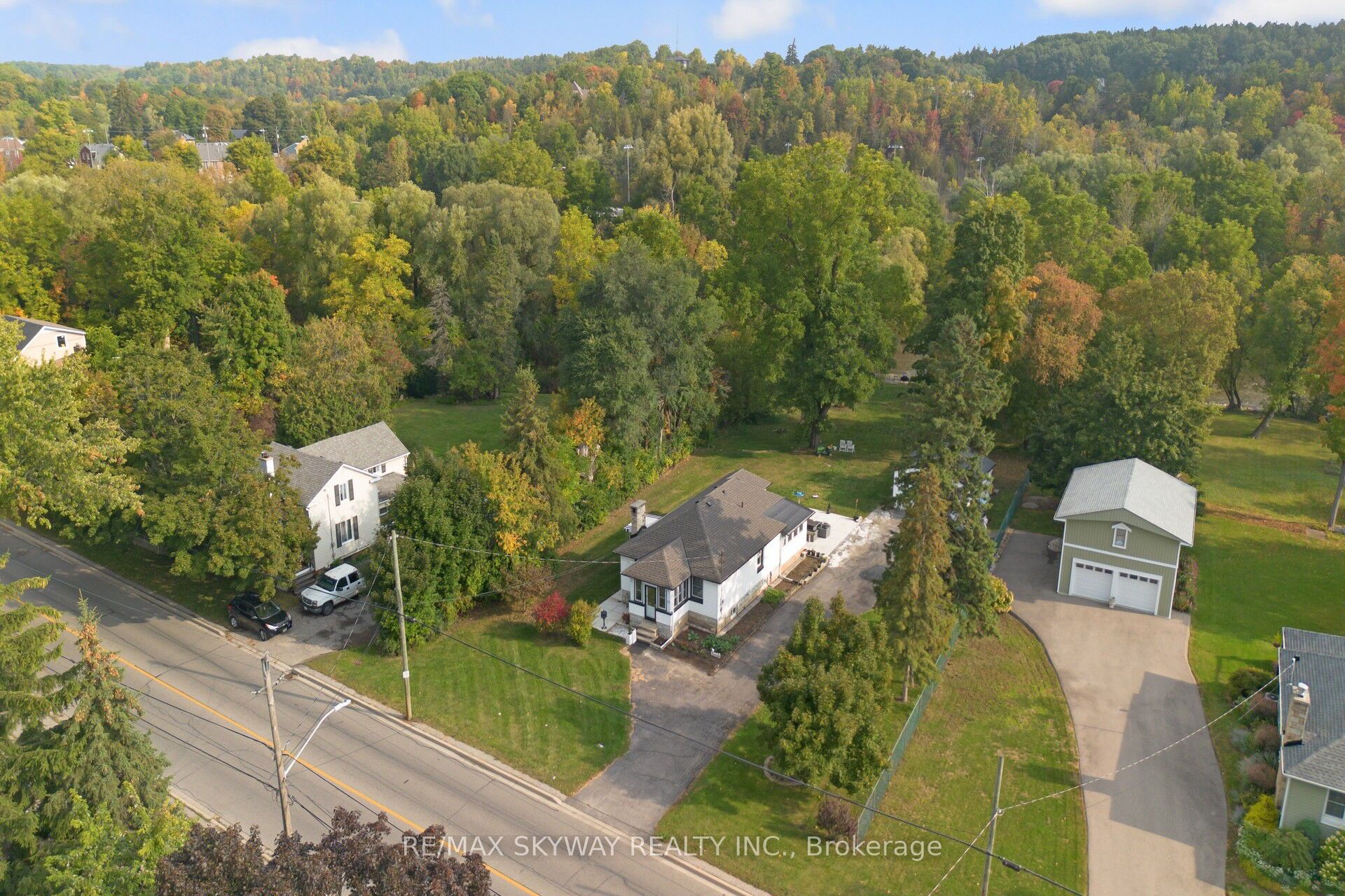 45 Confederation Street, Halton Hills, ON L7G 3R4 photo 2