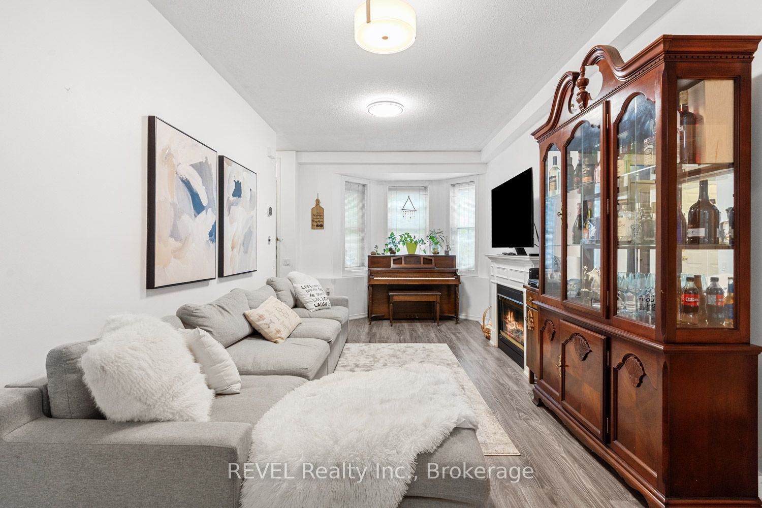 760 Lawrence Avenue W 199, Toronto, ON M6A 3E7 photo 3