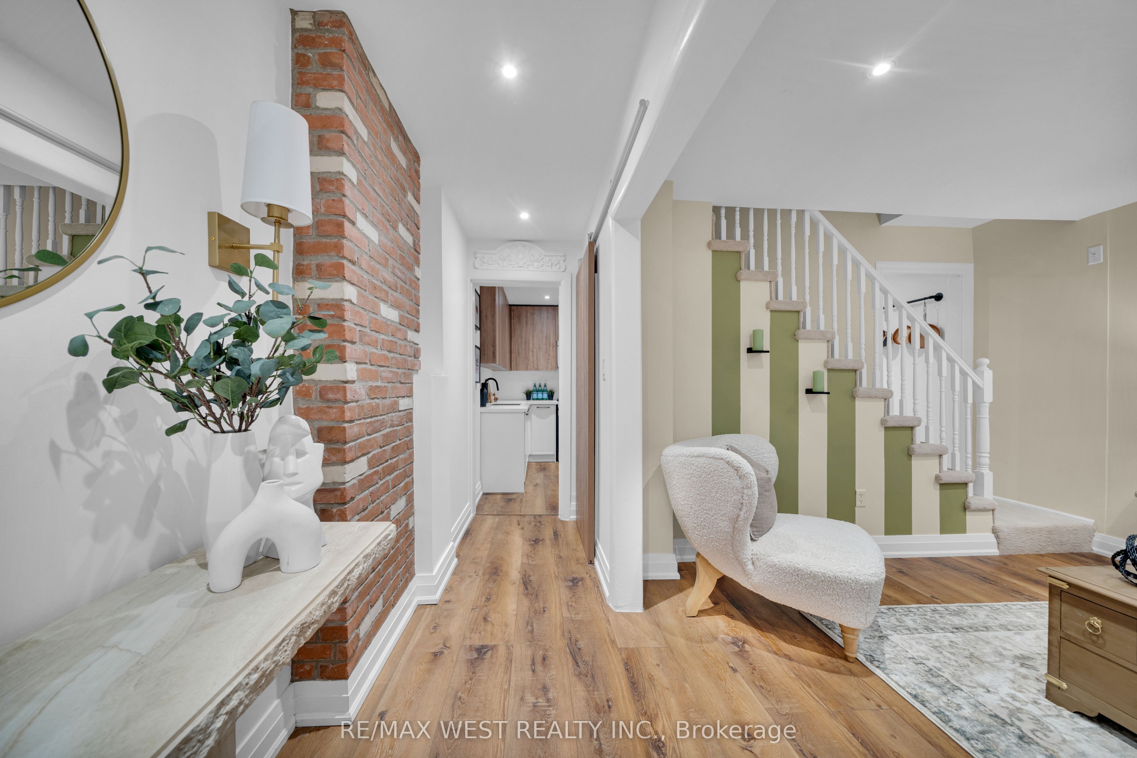 259 Sixth Street, Toronto, ON M8V 3A8 photo 4