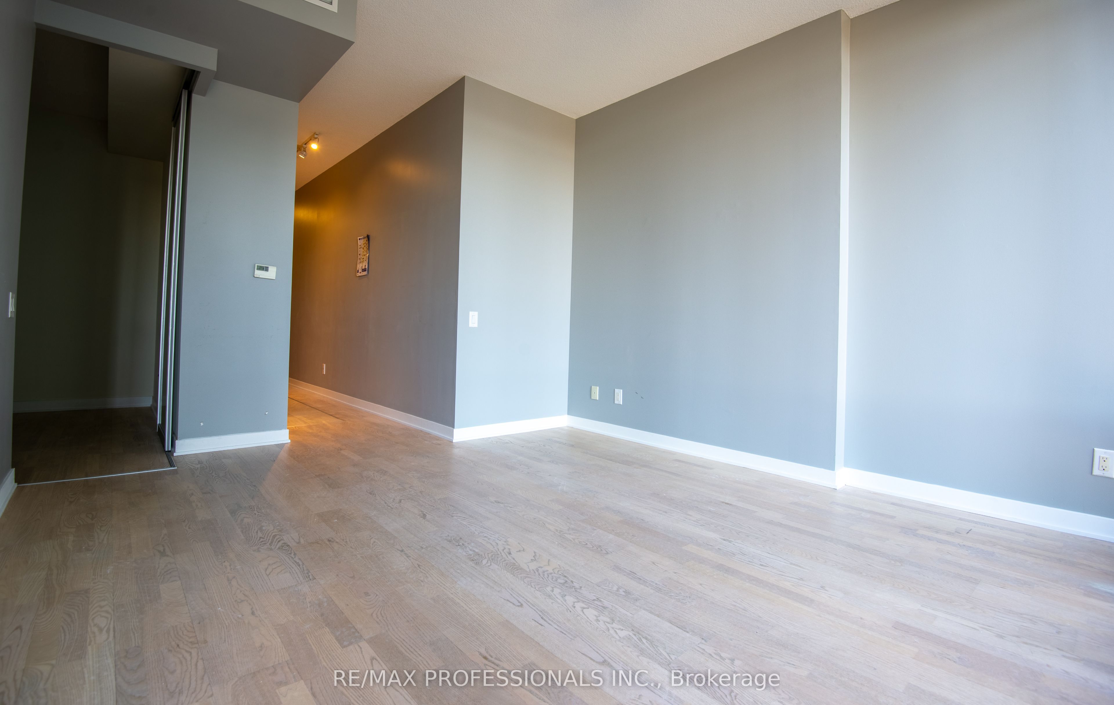 90 Park Lawn Road S 601, Toronto, ON M8Y 0B6 photo 5