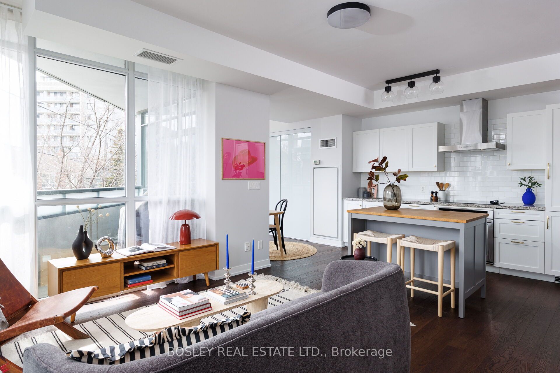 36 Howard Park Avenue 209, Toronto, ON M6R 0A5 photo 2