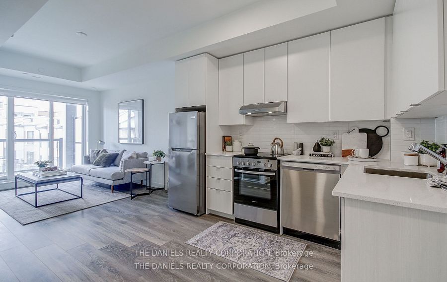135 Canon Jackson Drive 505, Toronto, ON M6M 0C3 photo 4