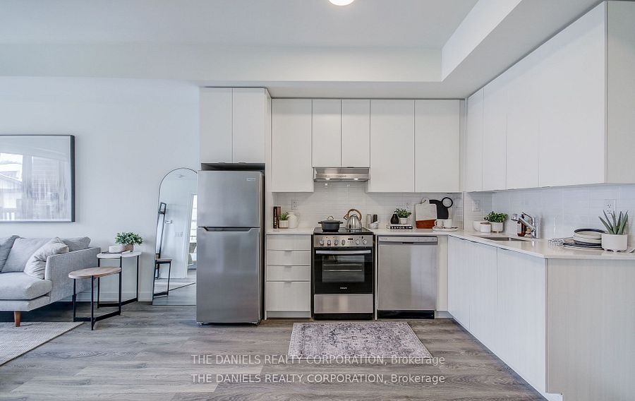135 Canon Jackson Drive 505, Toronto, ON M6M 0C3 photo 5