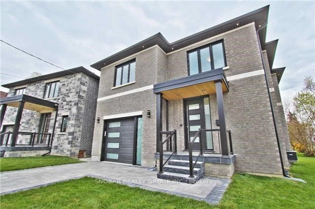1 Aura Lea Boulevard, Toronto, ON M9M 1K2