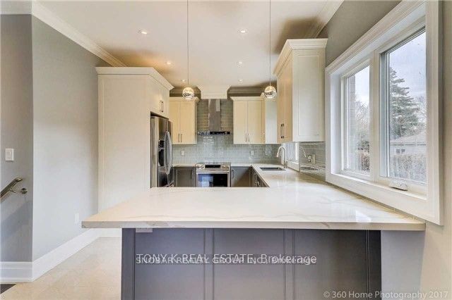 1 Aura Lea Boulevard, Toronto, ON M9M 1K2 photo 3