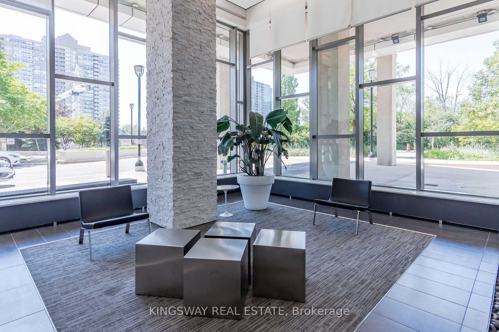 360 Square One Drive 1301, Mississauga, ON L5B 0E6 photo 3