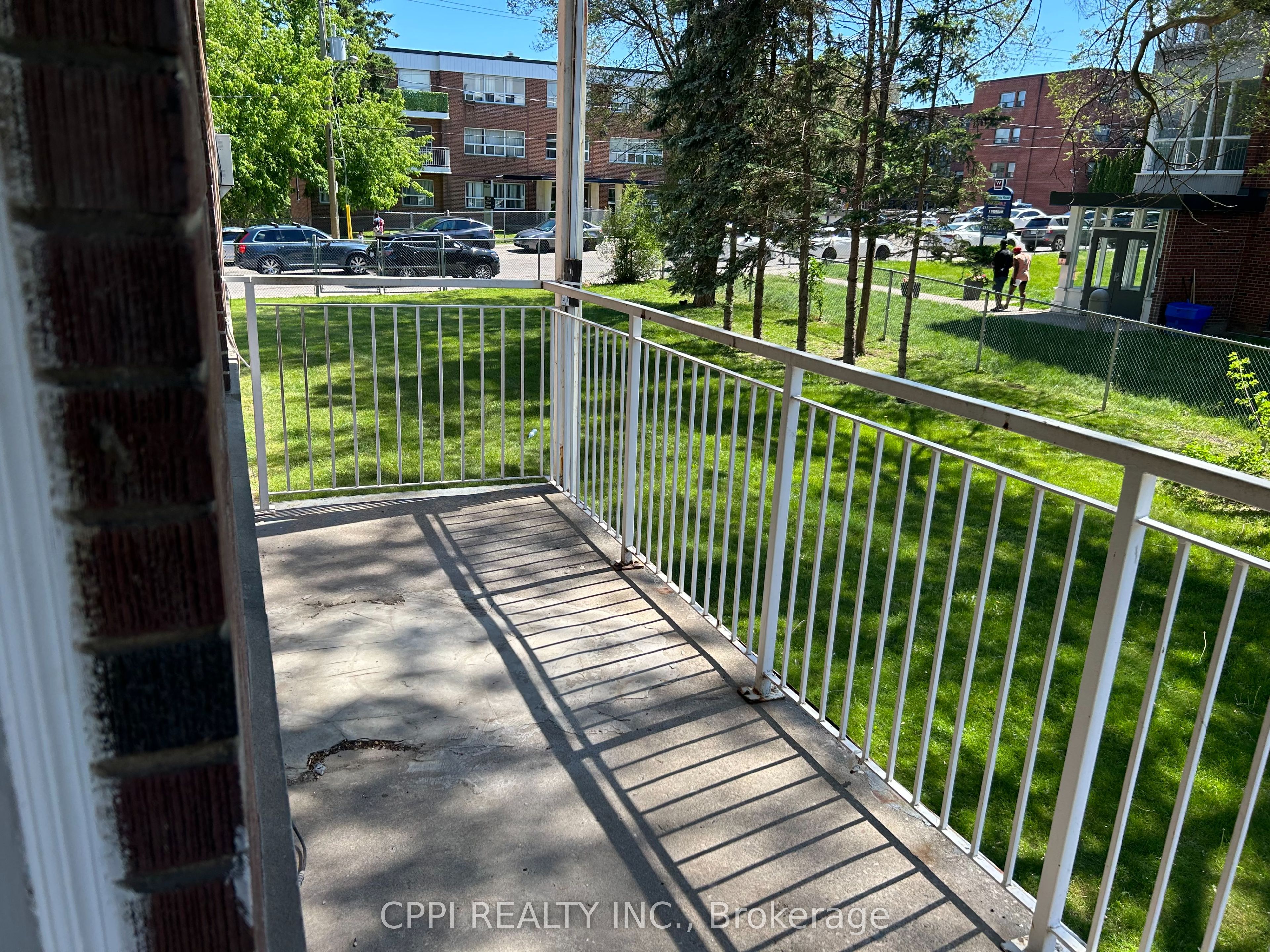 6 Hill Heights Road 104, Toronto, ON M8Y 1Z1 photo 4