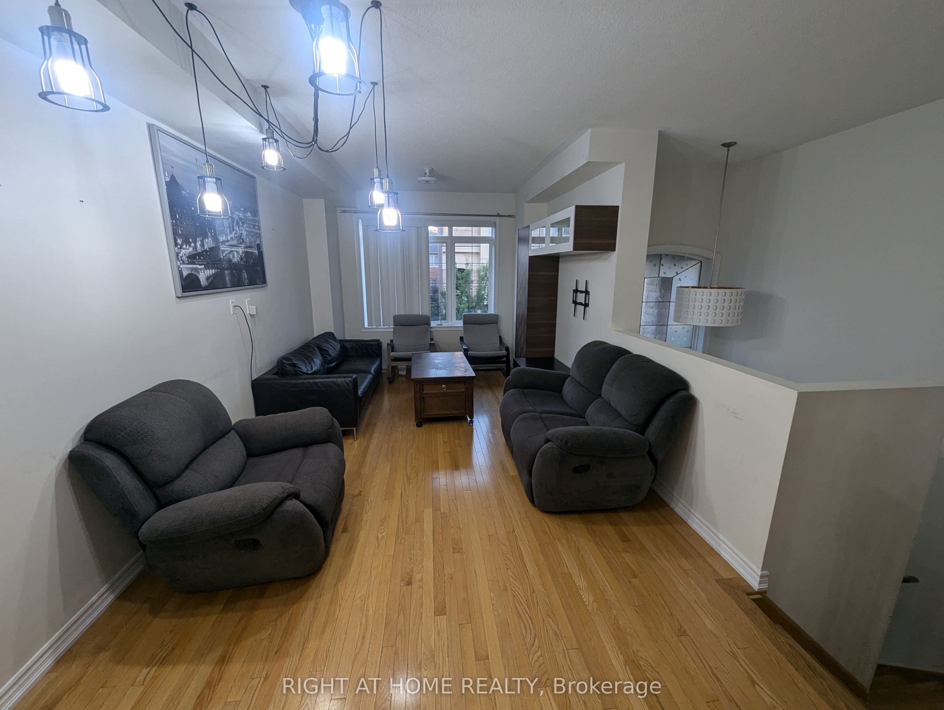 3038 HAINES Road 55, Mississauga, ON L4Y 0C8 photo 2