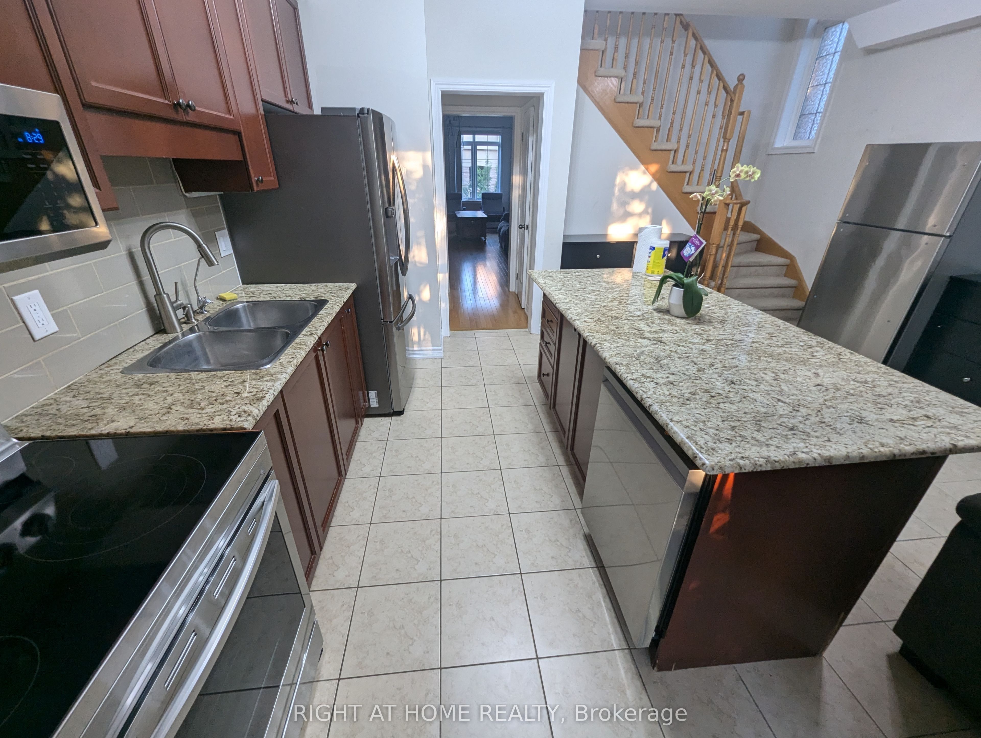 3038 HAINES Road 55, Mississauga, ON L4Y 0C8 photo 3