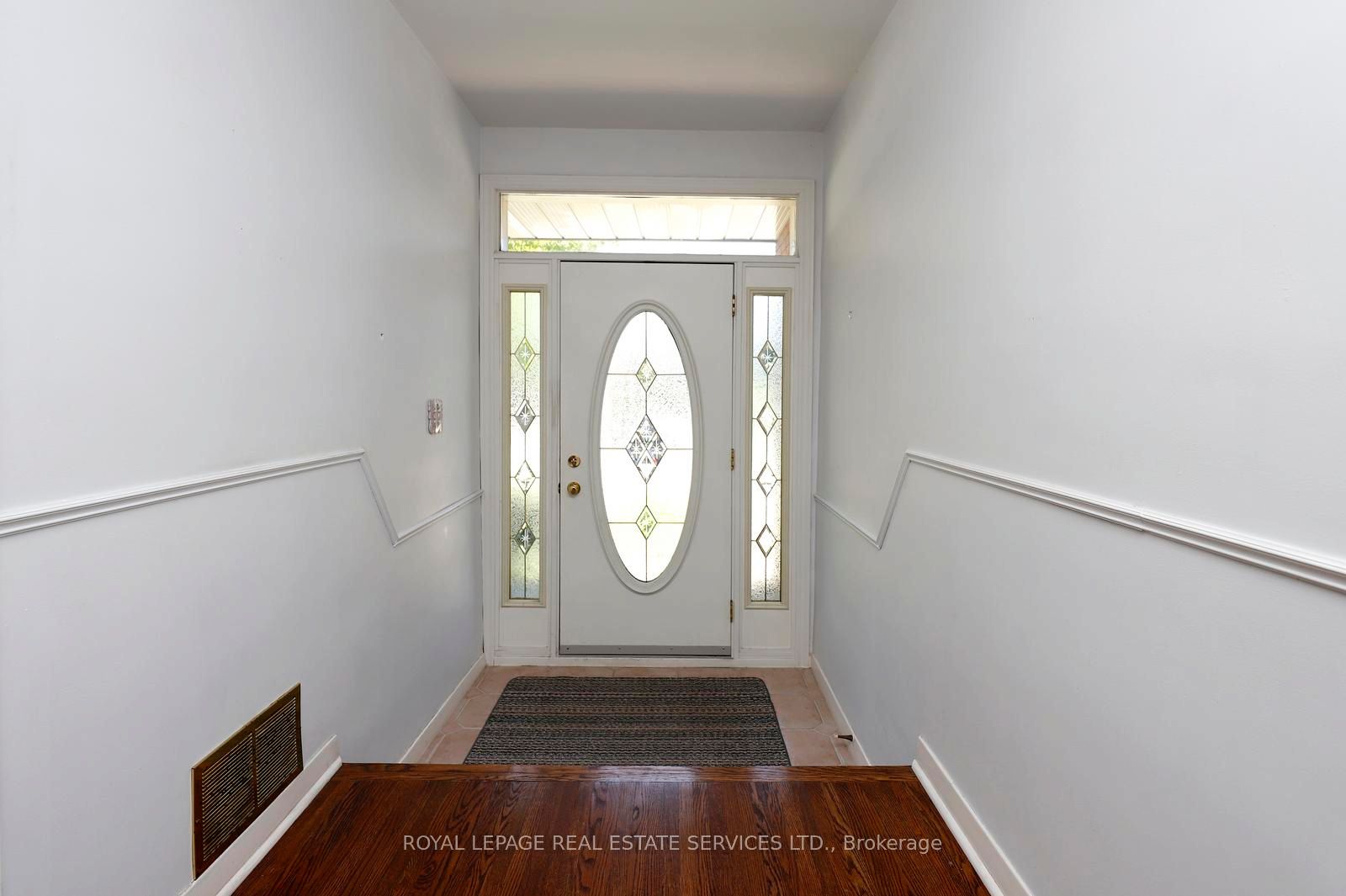 1492 Hillgrove Road, Mississauga, ON L5J 3M1 photo 4