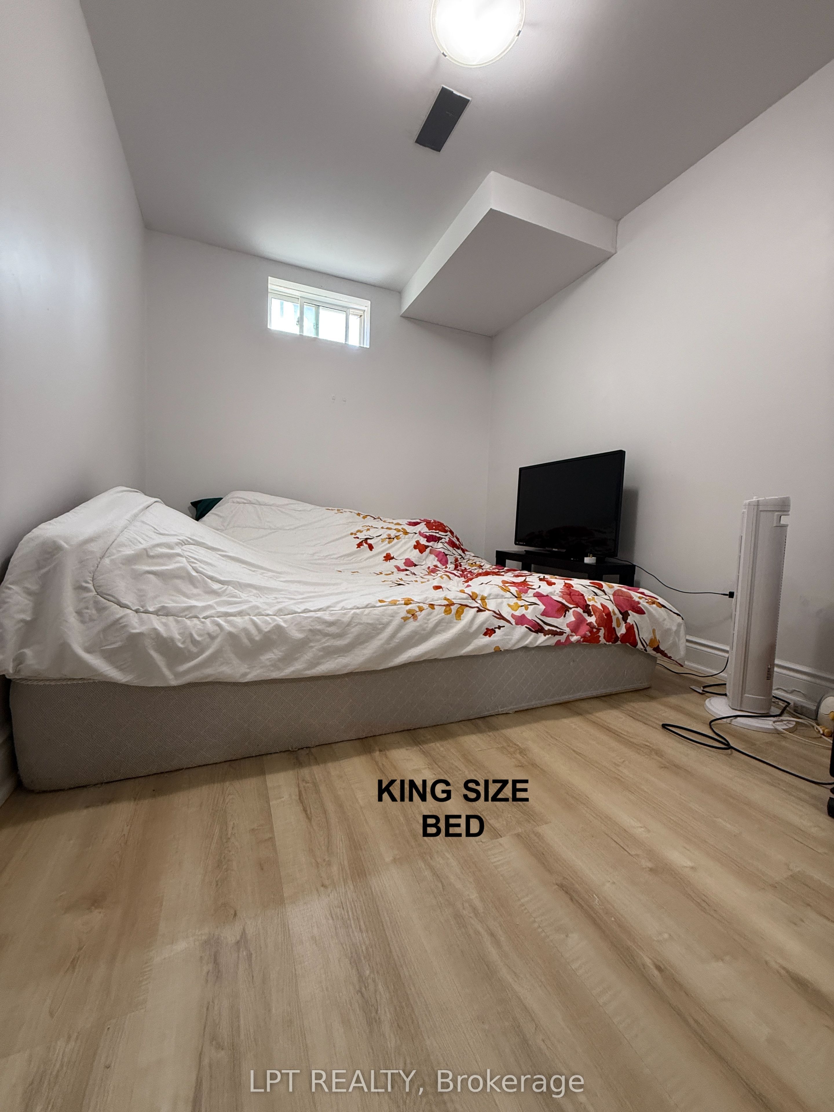 3304 Sunlight Street Basement, Mississauga, ON L5M 0G8 photo 4