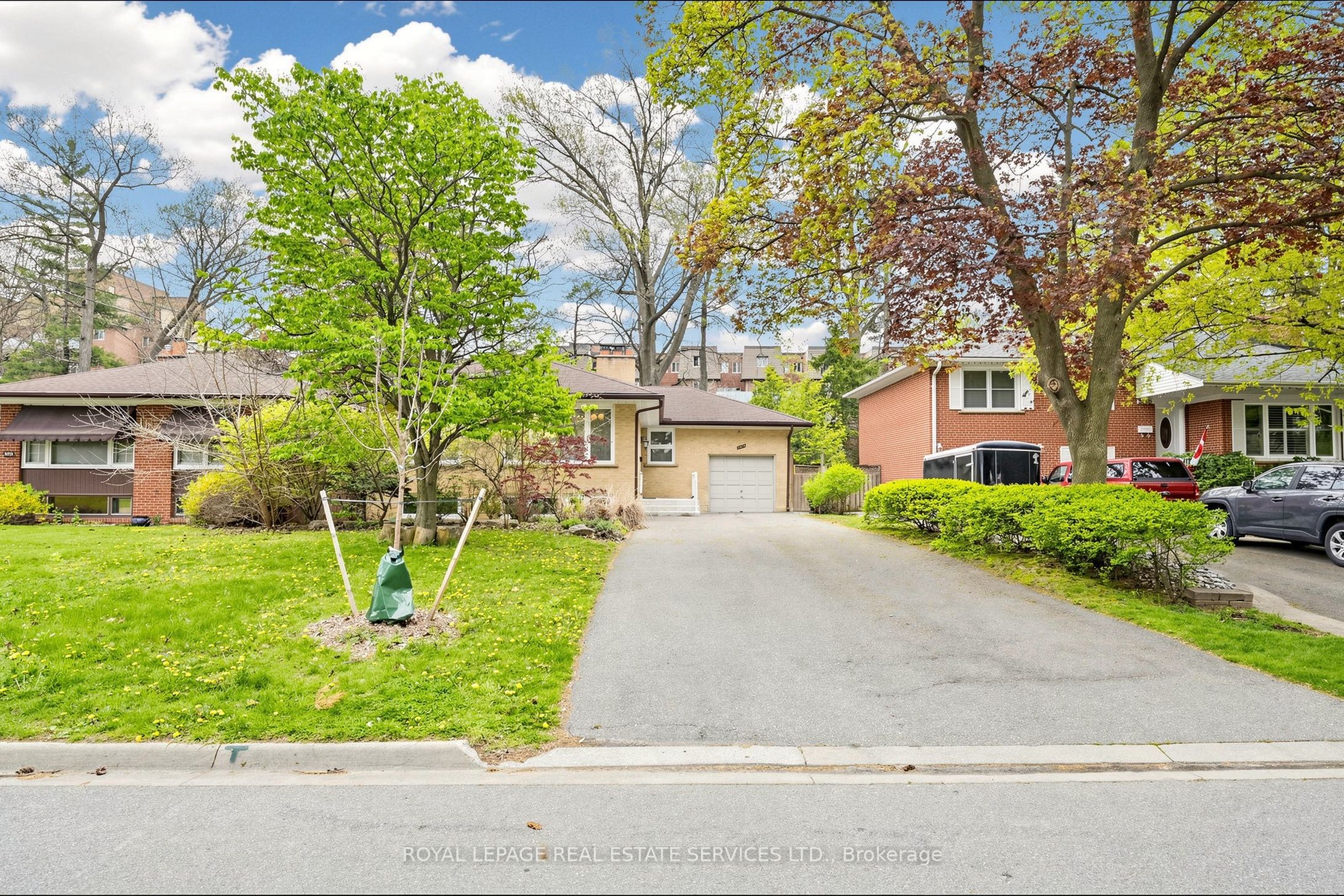 3009 O'Hagan Drive, Mississauga, ON L5C 2C4
